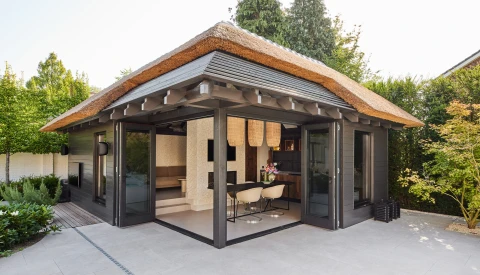 B-Covered COV220050669_Small